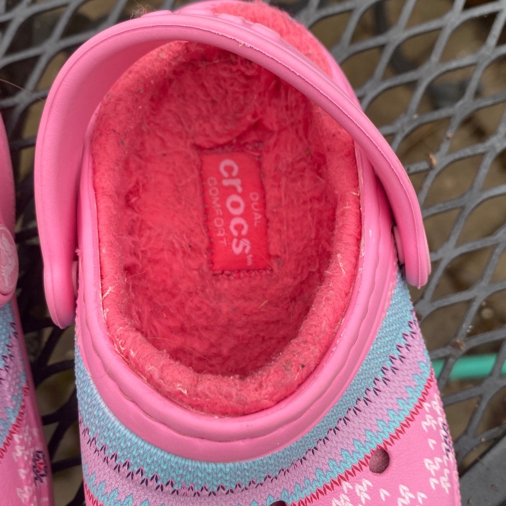 New CROCS toddler girl Pink Faux-Fur Lined Clogs 8 - Picture 2 of 6